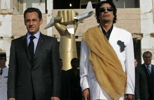 septembar2011_sarkozy_gaddafi_one_last_sighting_174022325