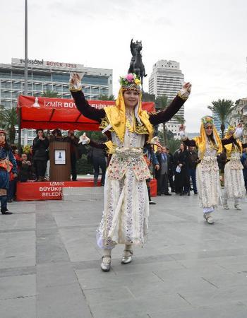 Festival de danses balkaniques Izmir 2013