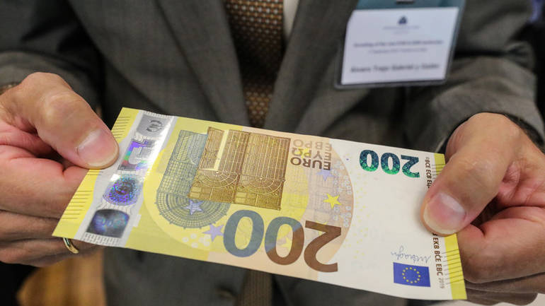 Predstavljene nove novčanice od 100 i 200 eura